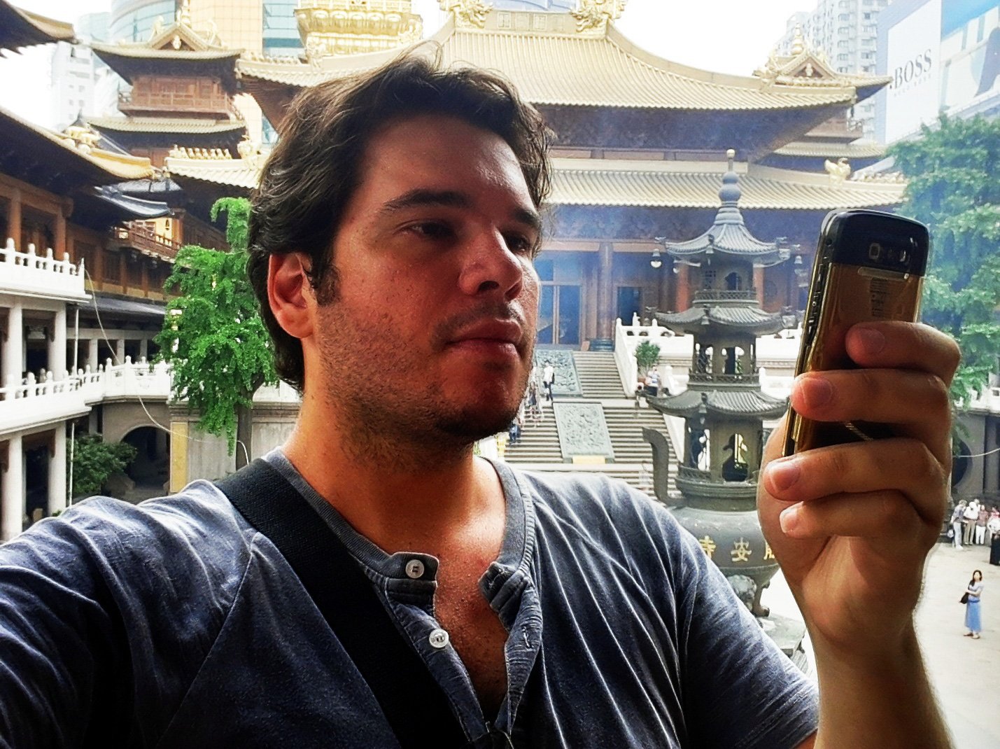 How to Book Fernando Palacios for a Keynote on VibeStorytelling